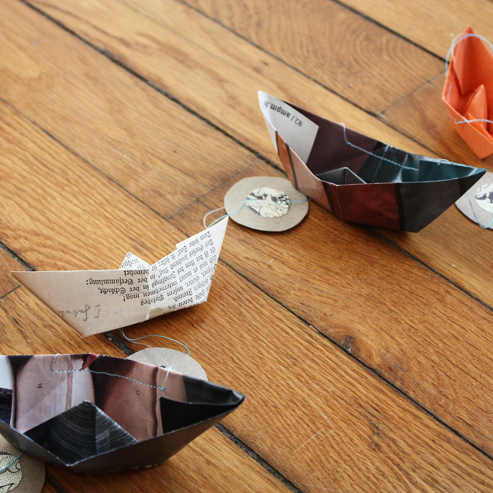 Guirlandes de bateaux en papier